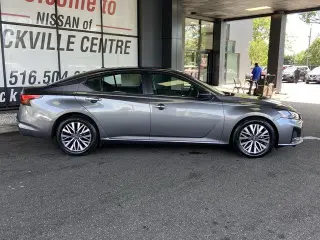 Nissan Altima 2024 2.5 SV 4dr Sedán