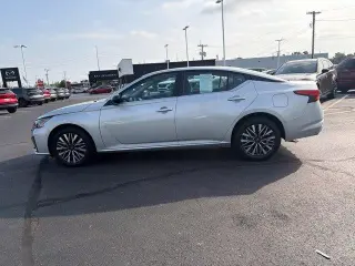 Nissan Altima 2026 AWD 2.5 SV 4dr Sed n