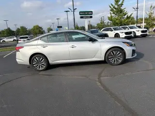 Nissan Altima 2026 AWD 2.5 SV 4dr Sed n