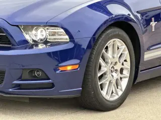 Ford Mustang 2013 V6 Premium 2dr Fastback