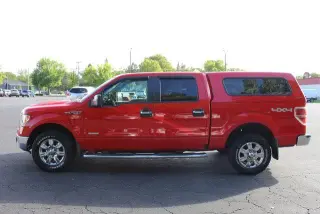 Ford F-150 2012 4x4 XLT 5p SuperCrew Estilo Side 5.5 ft. SB