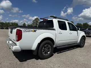 Nissan Frontier 2015 4x4 PRO-4X 4dr Crew Cab 5 ft. SB Pickup 6M