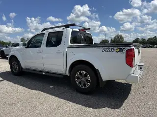 Nissan Frontier 2015 4x4 PRO-4X 4dr Crew Cab 5 ft. SB Pickup 6M