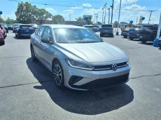 Volkswagen Jetta 2025 Sport 4p Sedán