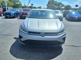 Volkswagen Jetta 2025 Sport 4p Sedán
