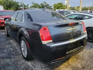 Chrysler 300 2017 Limited Sedán de 4 puertas