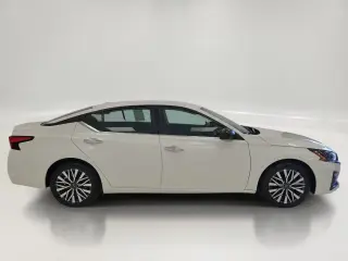 Nissan Altima 2025 2.5 SV 4dr Sedán