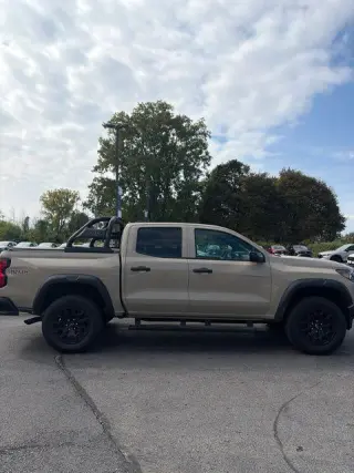 Chevrolet Colorado 2023 4x4 Trail Boss 4dr Crew Cab 5 ft. SB