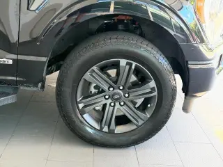 Ford F-150 2023 4x4 Lariat 4dr SuperCrew 6.5 ft. SB