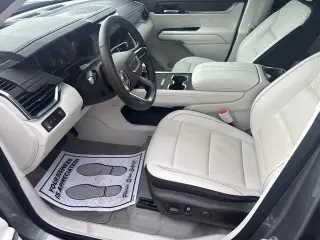 GMC Acadia 2025 Denali 4p SUV
