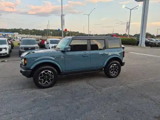 Ford Bronco 2023 4x4 Outer Banks SUV de 4 puertas