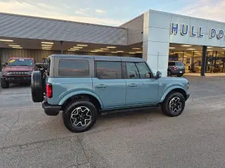 Ford Bronco 2023 4x4 Outer Banks SUV de 4 puertas
