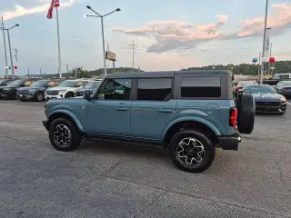 Ford Bronco 2023 4x4 Outer Banks SUV de 4 puertas