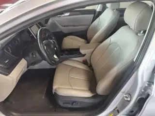 Hyundai SONATA 2018 Limited 4dr Sed n (lanzamiento a mitad del año)