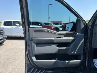 Ford F-150 2023 4x4 XLT 4 puertas SuperCrew carrocería larga de 5,5 pies
