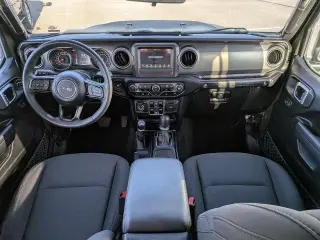 Jeep Wrangler 2023 4x4 Sport 4p SUV