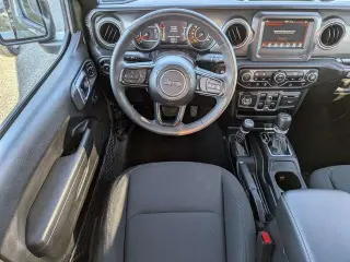 Jeep Wrangler 2023 4x4 Sport 4p SUV