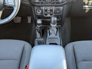 Jeep Wrangler 2023 4x4 Sport 4p SUV