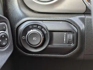 Jeep Wrangler 2023 4x4 Sport 4p SUV