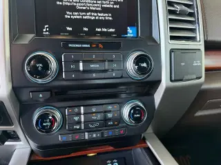 Ford F-150 2016 4x4 King Ranch 4dr SuperCrew 5.5 ft. SB