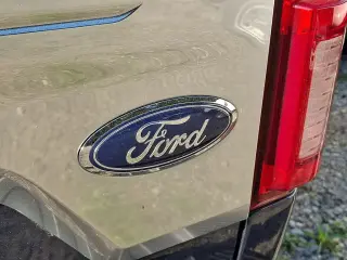 Ford F-150 2018 4x4 Platinum 4dr SuperCrew 5.5 ft. SB