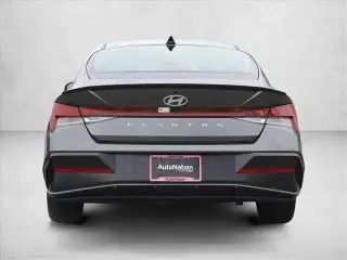 Hyundai ELANTRA 2026 SEL Sport Premium 4dr Sedán