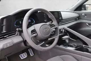 Hyundai ELANTRA 2026 SEL Sport Premium 4dr Sedán