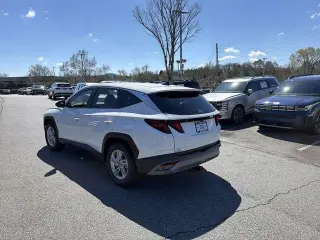 Hyundai TUCSON 2026 SE 4dr SUV