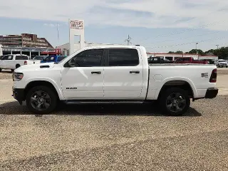 Ram 1500 2023 4x4 Big Horn 4p Puerta Crew Cab 5.6 ft. CB Camioneta