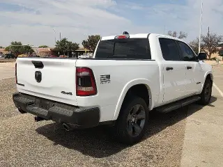 Ram 1500 2023 4x4 Big Horn 4p Puerta Crew Cab 5.6 ft. CB Camioneta