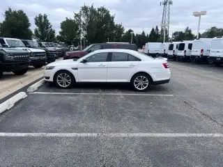 Ford Taurus 2014 AWD SHO 4dr Sedán
