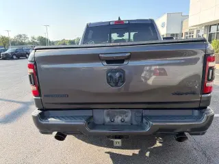 Ram 1500 2020 4x4 Big Horn 4p Puerta Cabina Tripulacion 5.6 ft. SB Camioneta