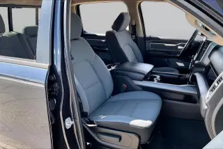 Ram 1500 2020 4x2 Big Horn 4dr Crew Cab 5.6 ft. SB Pickup