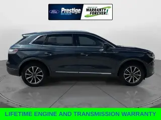 Lincoln Nautilus 2022 Estándar 4p SUV