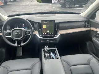 Volvo XC90 2025 AWD B5 Plus Bright Theme 7-Pasajeros 4puertas SUV (lanzamiento medio anual)