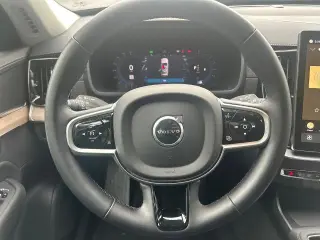 Volvo XC90 2025 AWD B5 Plus Bright Theme 7-Pasajeros 4puertas SUV (lanzamiento medio anual)