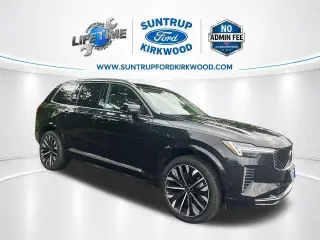Volvo XC90 2025 AWD B5 Plus Bright Theme 7-Pasajeros 4puertas SUV (lanzamiento medio anual)