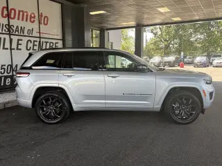 Jeep Grand Cherokee 2023 4x4 30th Anniversary 4xe 4dr SUV