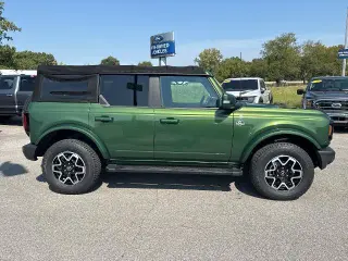 Ford Bronco 2022 4x4 Outer Banks 4dr SUV