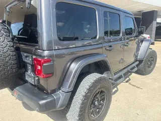 Jeep Wrangler Unlimited 2018 4x4 Rubicon 4p SUV (lanzamiento medio del año)