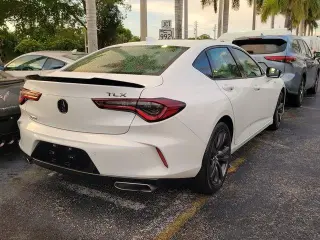 Sedán Acura TLX 2021 de 4 puertas con paquete A-SPEC