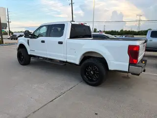 Ford F-250 Super Duty 2022 4x4 XLT 4dr Cabina de Tripulação 8 ft. LB Pickup