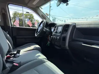 Ram 1500 2018 4x4 Express 4dr Quad Cab 6.3 ft. SB Camioneta