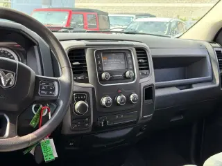 Ram 1500 2018 4x4 Express 4dr Quad Cab 6.3 ft. SB Camioneta