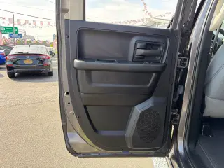 Ram 1500 2018 4x4 Express 4dr Quad Cab 6.3 ft. SB Camioneta