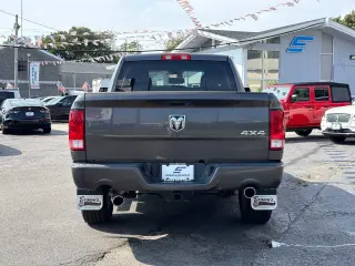 Ram 1500 2018 4x4 Express 4dr Quad Cab 6.3 ft. SB Camioneta