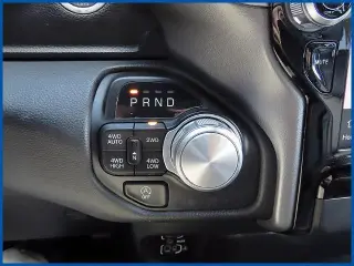 Ram 1500 2023 4x4 Laramie 4p Cabina de tripulación 5.6 ft. SB Camioneta