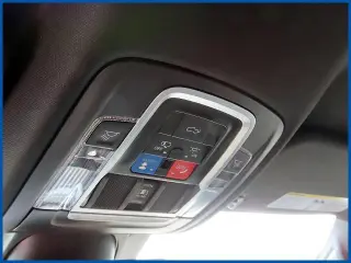 Ram 1500 2023 4x4 Laramie 4p Cabina de tripulación 5.6 ft. SB Camioneta
