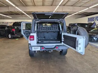 Jeep Wrangler Unlimited 2019 4x4 Sahara 4dr SUV
