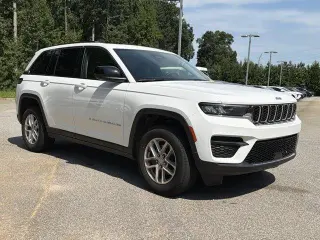 Jeep Grand Cherokee 2024 4x2 Laredo A 4dr SUV